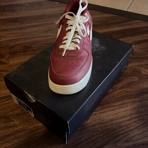 Nike Air Force 1 Box in Black and White